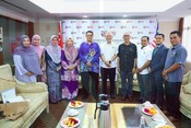 Kunjungan hormat delegasi Yayasan Pahang