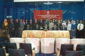 Menandatangani Memorandum Perjanjian (MOA) Program Pendidikan Jarak Jauh Pusat Pendidikan Luar - Pusat Pembelajaran